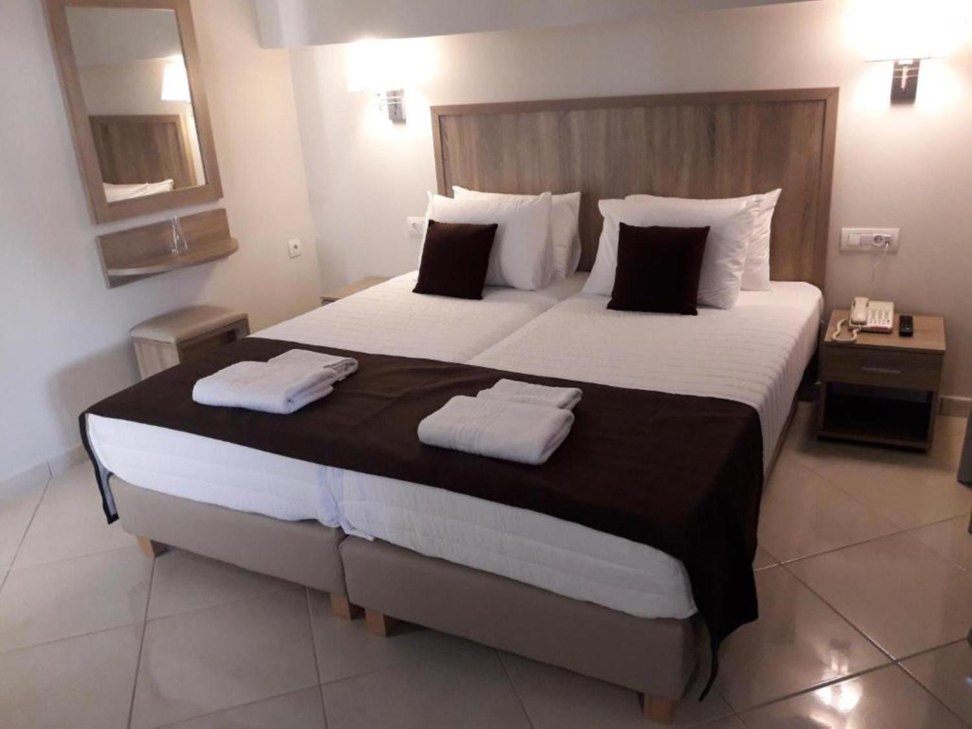 Carisa Suites And Apartments Máleme Luaran gambar